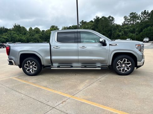 Used 2023 GMC Sierra 1500 SLT w/ SLT Premium Plus Package image 4