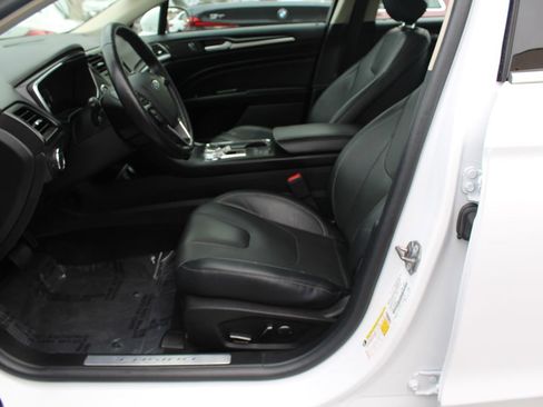 Used 2020 Ford Fusion Titanium image 16