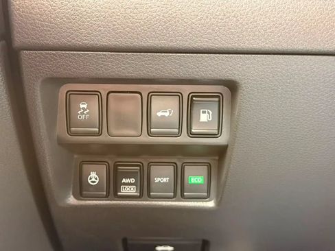 Used 2018 Nissan Rogue SV w/ Premium Package AWD/4WD image 15