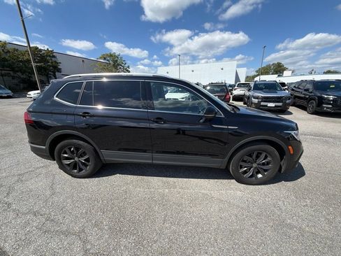 Used 2022 Volkswagen Tiguan SE AWD/4WD image 4