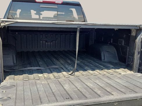 Used 2023 Chevrolet Silverado 1500 LT Trail Boss w/ LT Trail Boss Premium Package AWD/4WD image 8