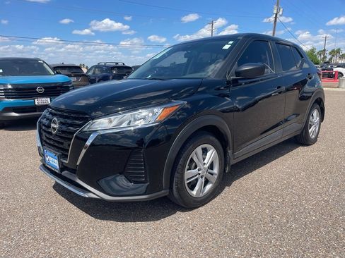Certified 2025 Nissan Kicks Play S FWD image 3