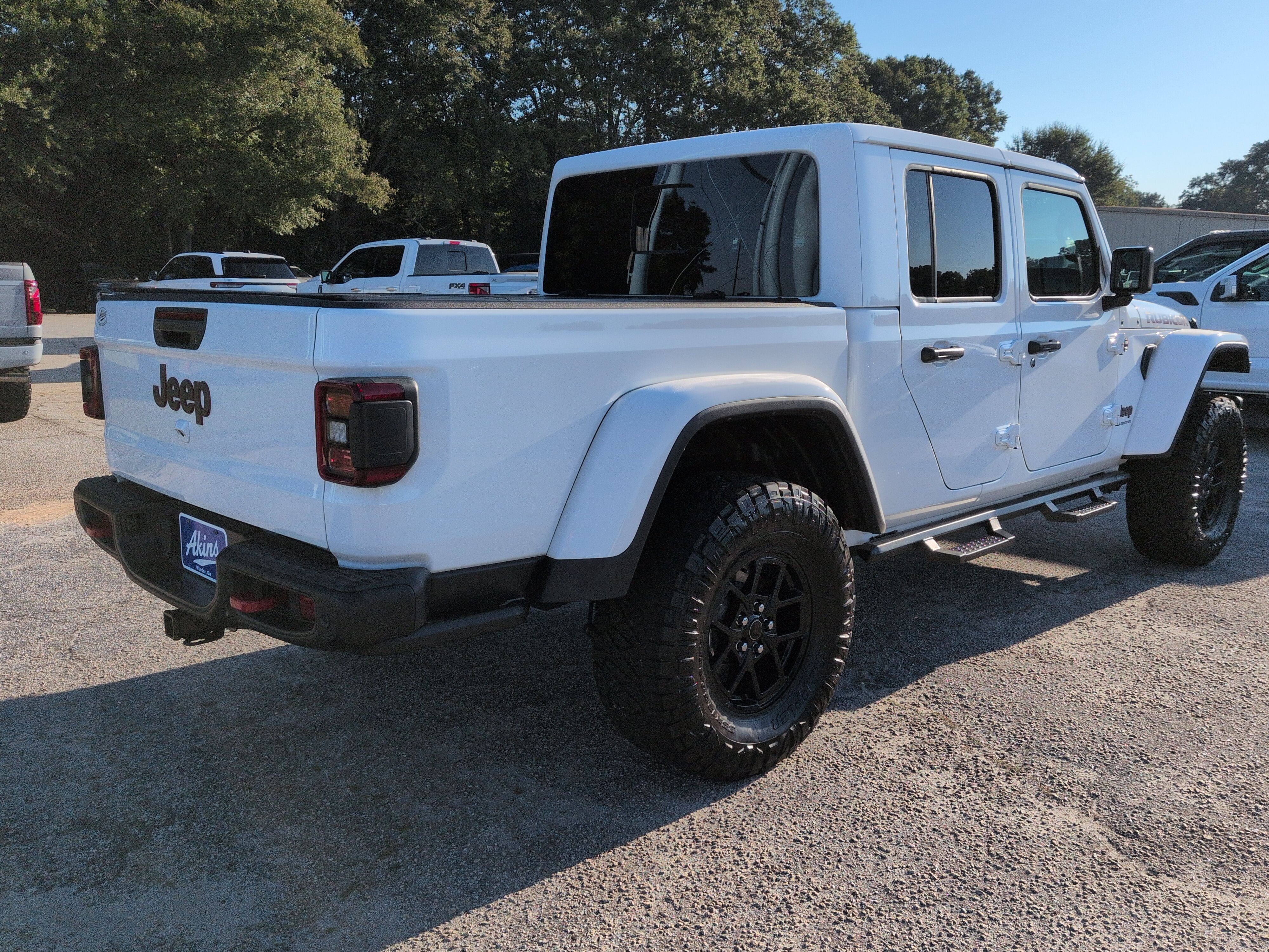 Used 2025 Jeep Gladiator Rubicon AWD/4WD image 3