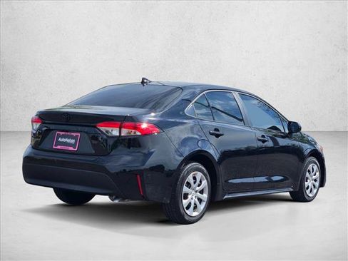 Used 2025 Toyota Corolla LE FWD image 5
