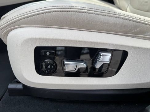 Used 2022 BMW X5 xDrive40i w/ M Sport Package AWD/4WD image 28