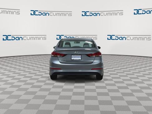 Used 2018 Hyundai Elantra SE w/ Winter Weather Package FWD image 7