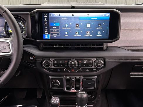 Used 2025 Jeep Wrangler Unlimited Sahara w/ Safety Group image 30