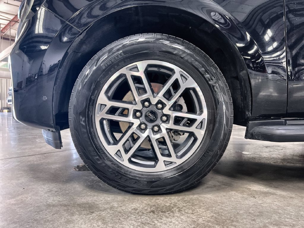 Used 2025 Ford Expedition Active AWD/4WD image 11