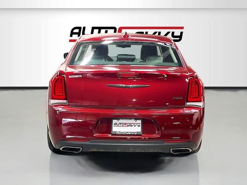 Used 2022 Chrysler 300 Touring L image 6