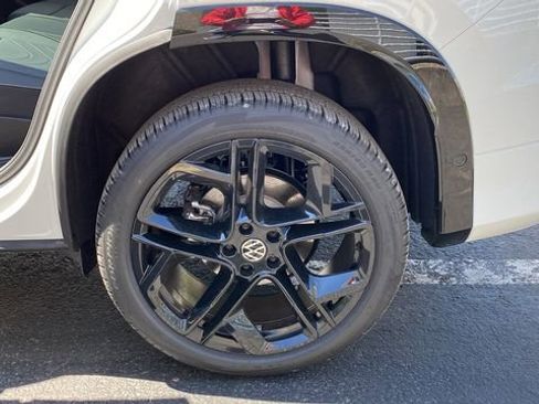 New 2026 Volkswagen Tiguan SE R-Line AWD/4WD image 21