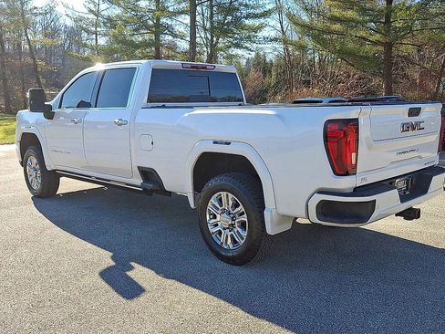 Certified 2022 GMC Sierra 3500 Denali image 7