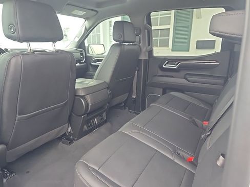 Used 2025 GMC Sierra 1500 SLT image 19
