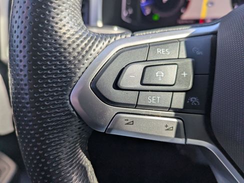 Used 2022 Volkswagen Atlas SEL Premium image 17