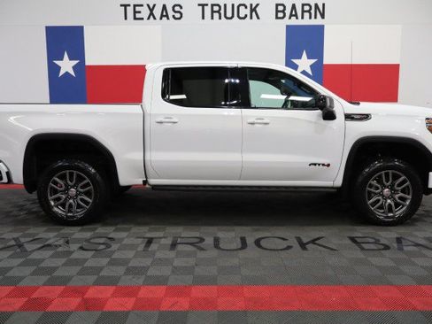 Used 2021 GMC Sierra 1500 AT4 w/ AT4 Premium Package AWD/4WD image 19