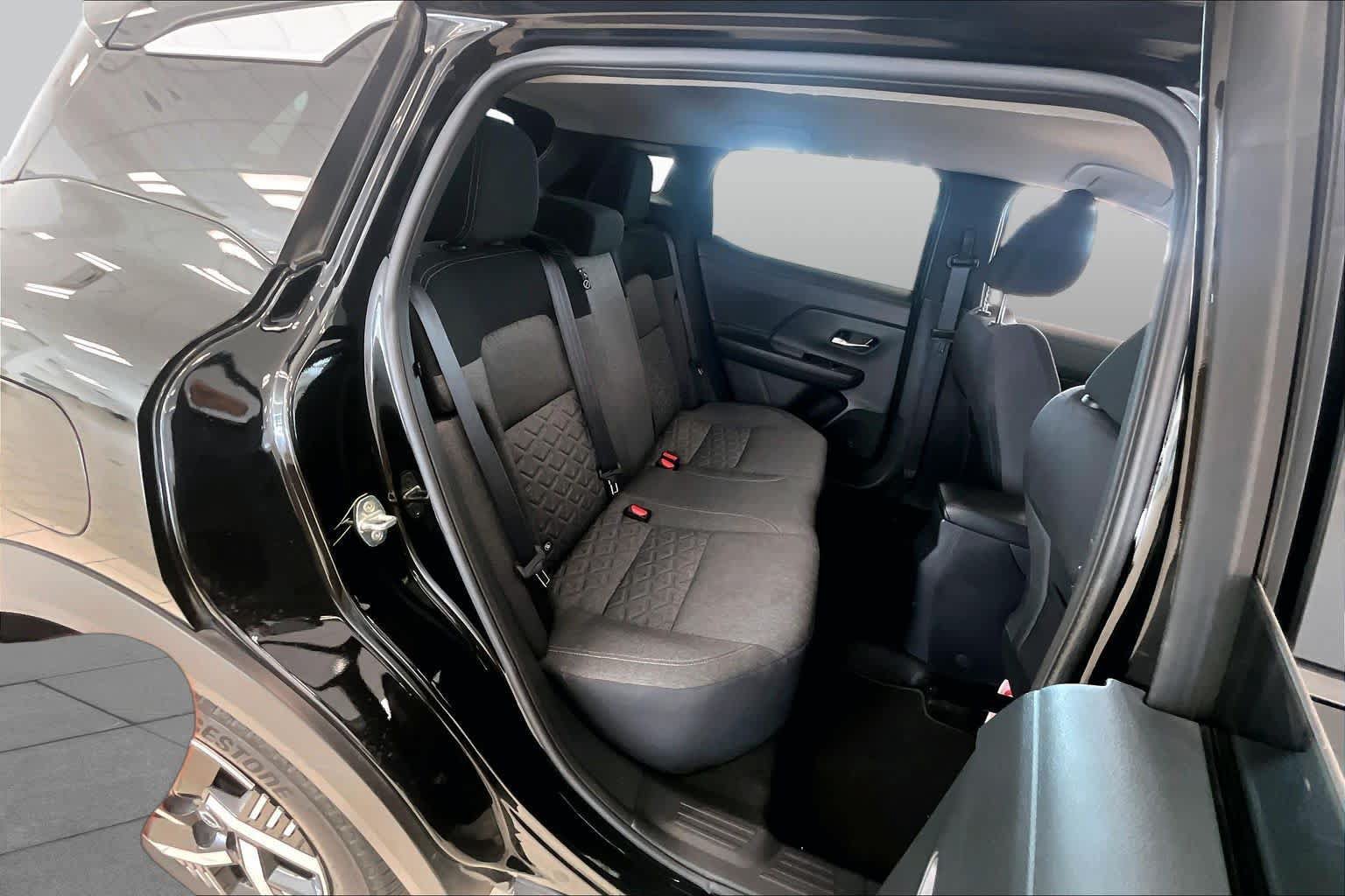 Used 2025 Nissan Kicks SV FWD image 19