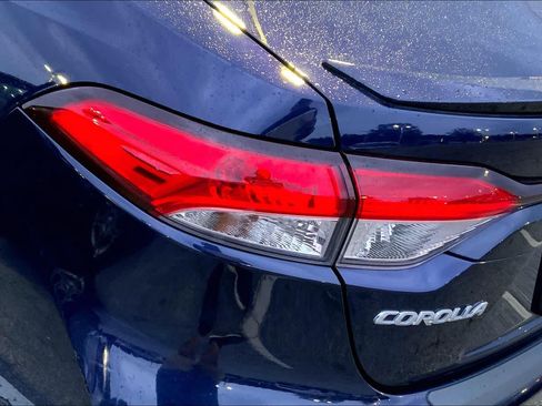 Used 2020 Toyota Corolla SE w/ SE Premium Package FWD image 27
