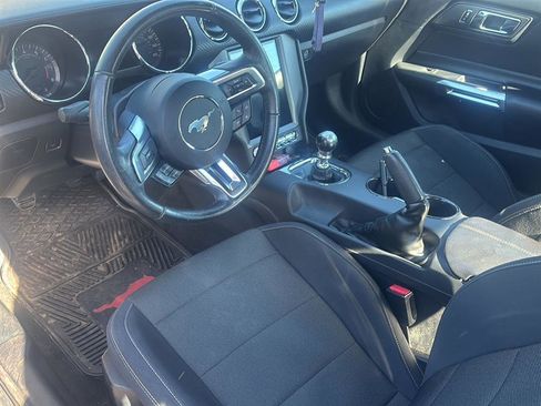 Used 2017 Ford Mustang Coupe RWD image 8