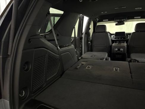 Used 2023 GMC Yukon SLT AWD/4WD image 16