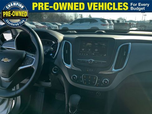 Used 2022 Chevrolet Equinox LT w/ Driver Convenience Package image 29