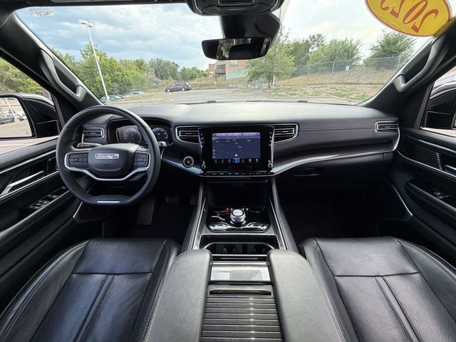 Used 2023 Jeep Wagoneer 4WD image 12
