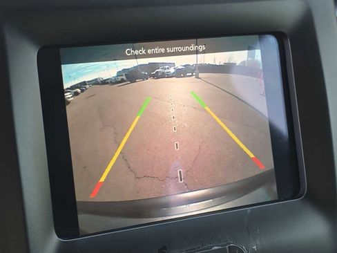 Used 2019 Jeep Cherokee Latitude Plus w/ Comfort/Convenience Group image 26