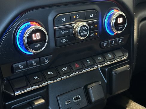 Used 2022 GMC Sierra 1500 AT4 w/ AT4 Premium Package AWD/4WD image 20