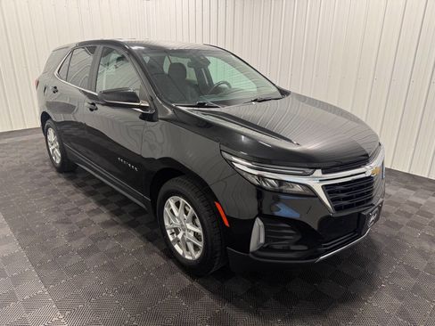 Used 2022 Chevrolet Equinox LT image 2
