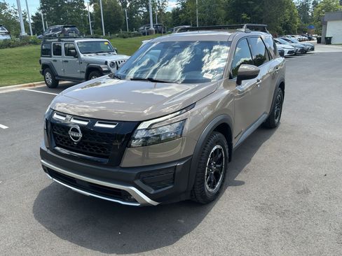 Used 2023 Nissan Pathfinder Rock Creek AWD/4WD image 5