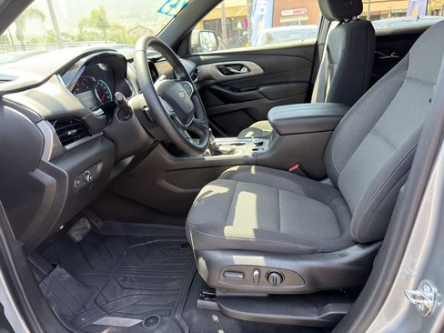 Used 2023 Chevrolet Traverse LT FWD image 24
