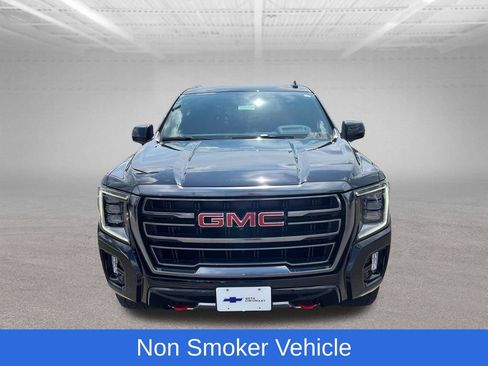 Used 2023 GMC Yukon AT4 w/ AT4 Premium Package AWD/4WD image 10