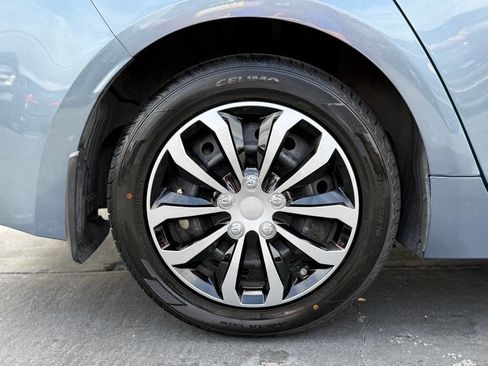 Used 2021 Toyota Corolla LE image 26