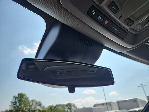 Certified 2022 Chevrolet Silverado 1500 Custom AWD/4WD image 18