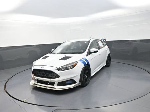 Used 2018 Ford Focus ST image 39