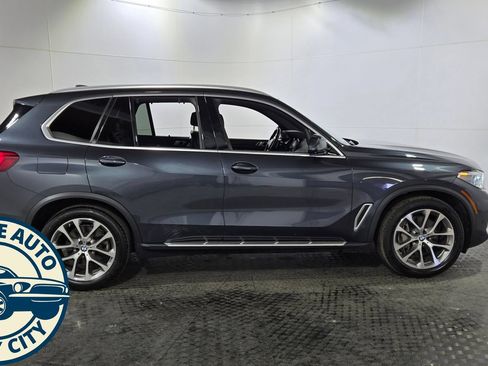 Used 2019 BMW X5 xDrive50i w/ Off-Road Package AWD/4WD image 14