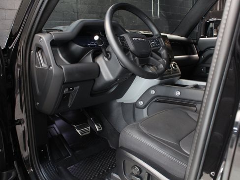 Used 2026 Land Rover Defender 110 X AWD/4WD image 38