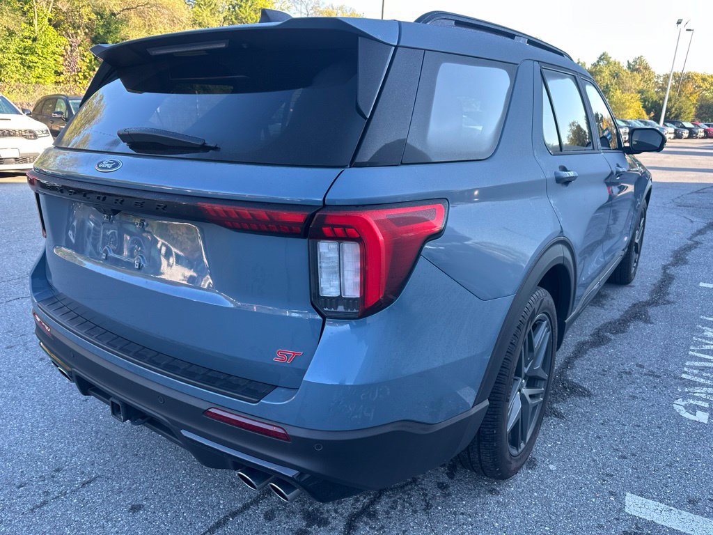 Used 2025 Ford Explorer ST w/ Sun And Sound Package AWD/4WD image 5
