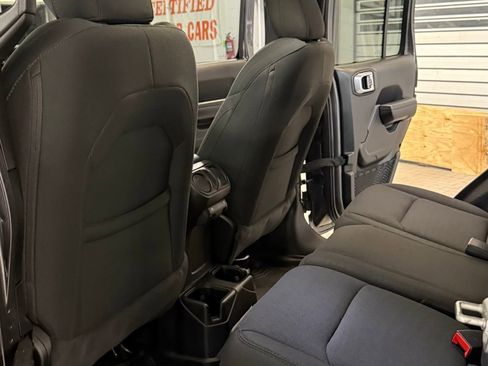 Used 2021 Jeep Wrangler Unlimited Sport image 40