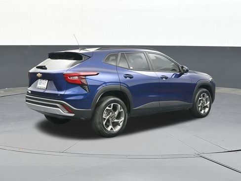 Used 2024 Chevrolet Trax LT w/ Driver Confidence Package image 14