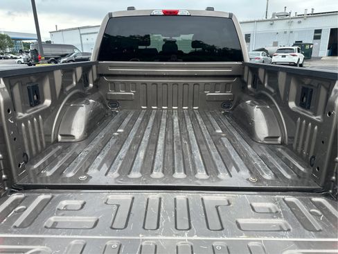 Used 2023 Ford F150 XLT RWD image 12