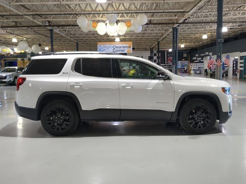 Used 2023 GMC Acadia SLT w/ Preferred Package image 6