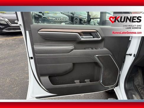 Used 2025 Chevrolet Silverado 2500 LT w/ Convenience Package image 13