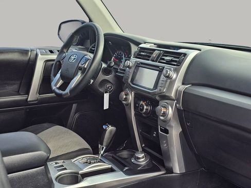 Used 2016 Toyota 4Runner SR5 AWD/4WD image 26
