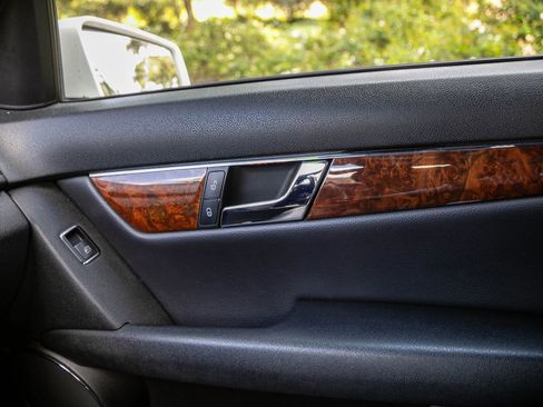 Used 2011 Mercedes-Benz C 300 Sedan image 29