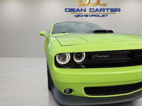 Used 2015 Dodge Challenger R/T image 12