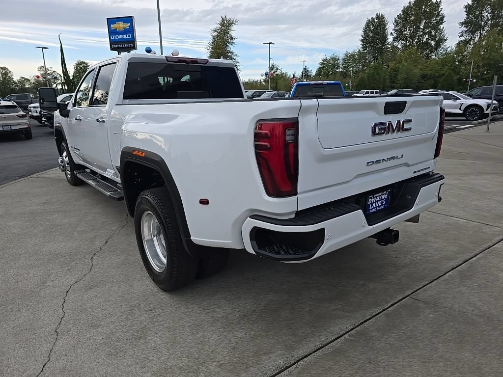 Used 2025 GMC Sierra 3500 Denali AWD/4WD image 3