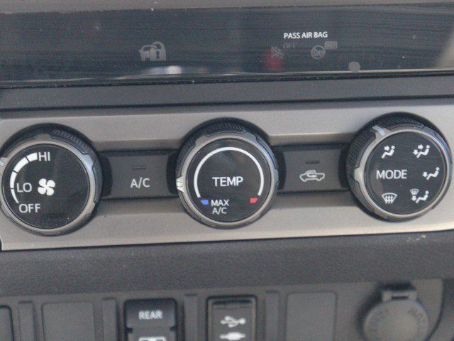 Used 2018 Toyota Tacoma SR5 AWD/4WD image 24