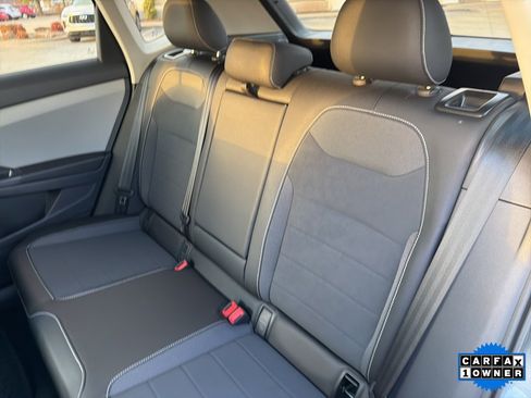 Used 2024 Volkswagen Taos SE image 15