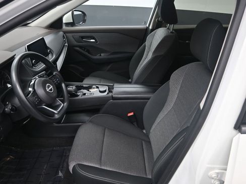 Used 2023 Nissan Rogue SV image 14