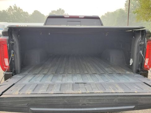Used 2021 GMC Sierra 1500 SLT w/ SLT Convenience Package AWD/4WD image 9