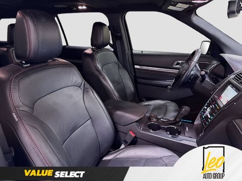Used 2018 Ford Explorer Sport w/ Equipment Group 401A AWD/4WD image 32